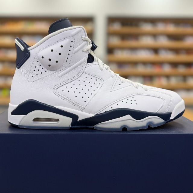 Jordan 6 Retro Midnight Navy (2022) - Preowned