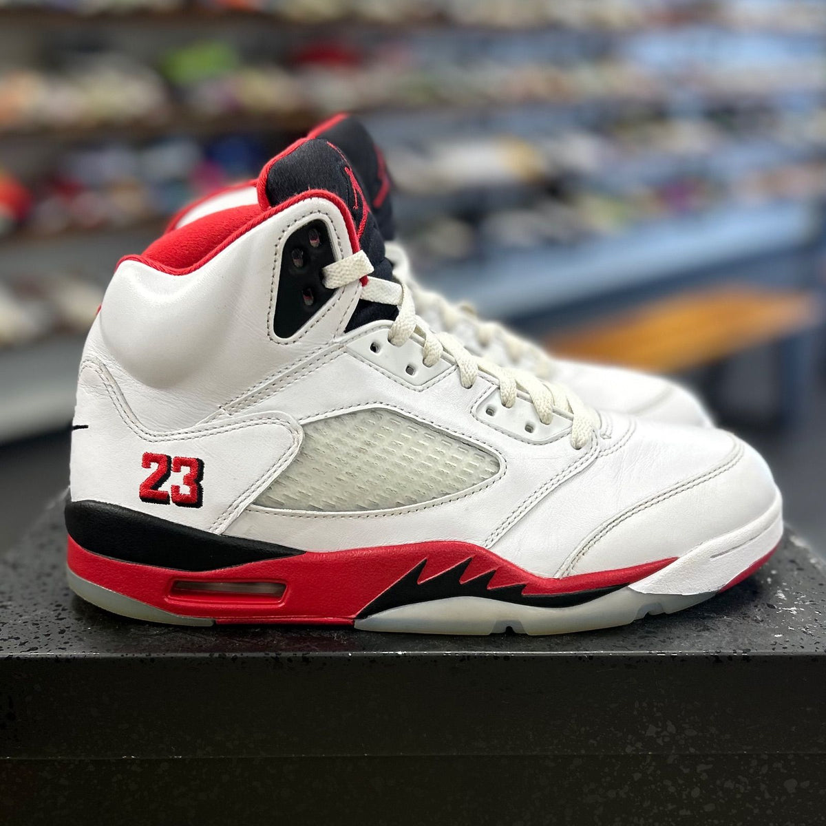 Jordan 5 Retro Fire Red Black Tongue (2025) - Preowned