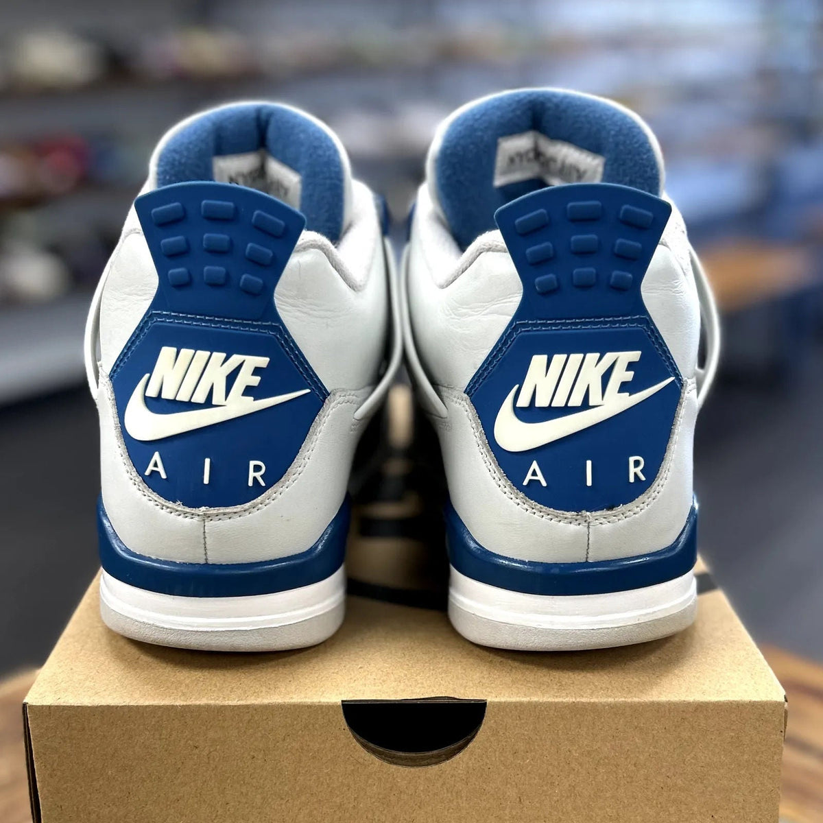 Jordan 4 Retro Military Blue (2024) - Preowned