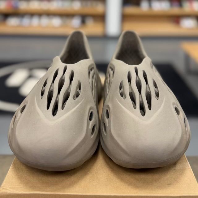 adidas Yeezy Foam RNNR Stone Sage - Preowned