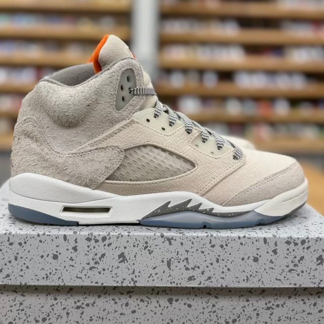 Jordan 5 Retro SE Craft Light Orewood Brown (GS) - Preowned