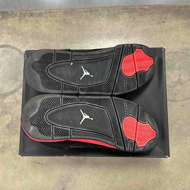 Jordan 4 Retro Red Thunder - Preowned