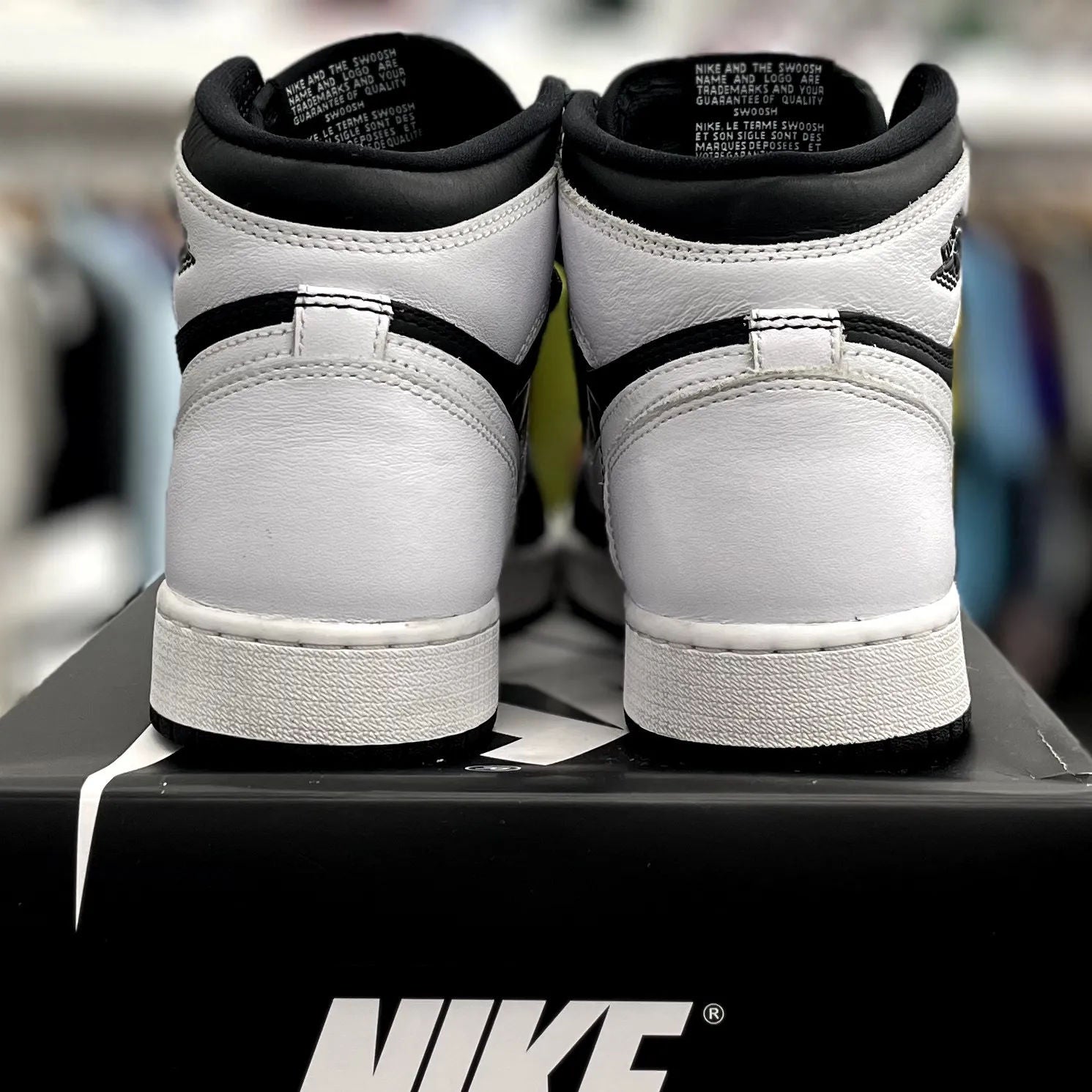Jordan 1 Retro High OG Black White (GS) - Preowned