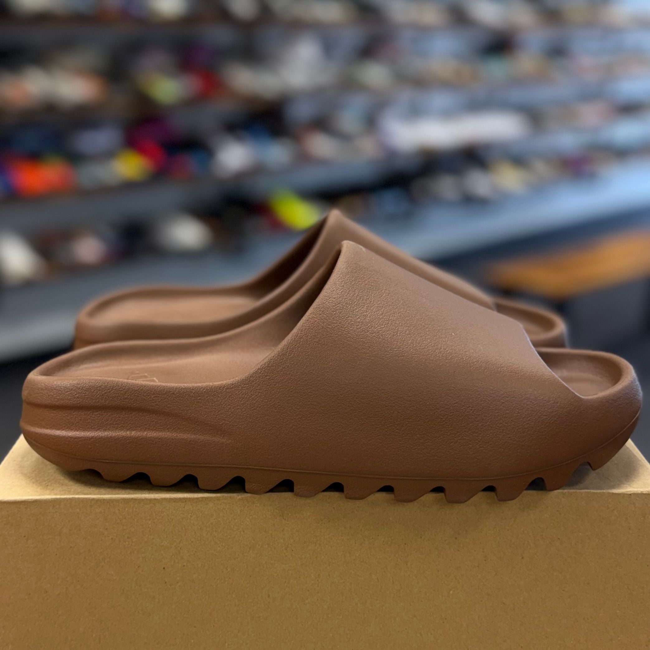 BRAND NEW STEAL - adidas Yeezy Slide Flax