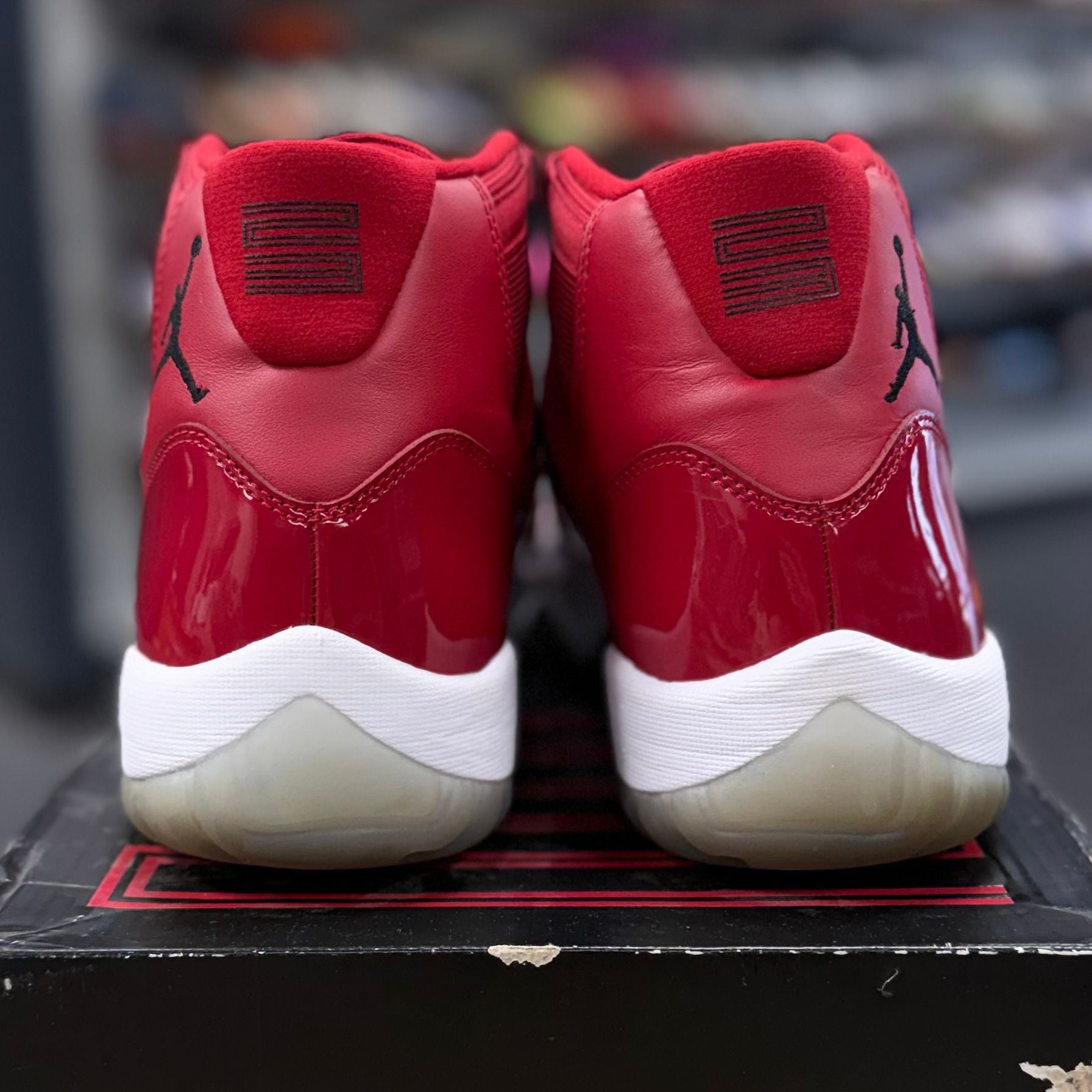 Jordan 11 Retro Win Like 96 - Preowned