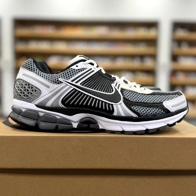 Nike Zoom Vomero 5 SE SP Dark Grey Black White - Preowned