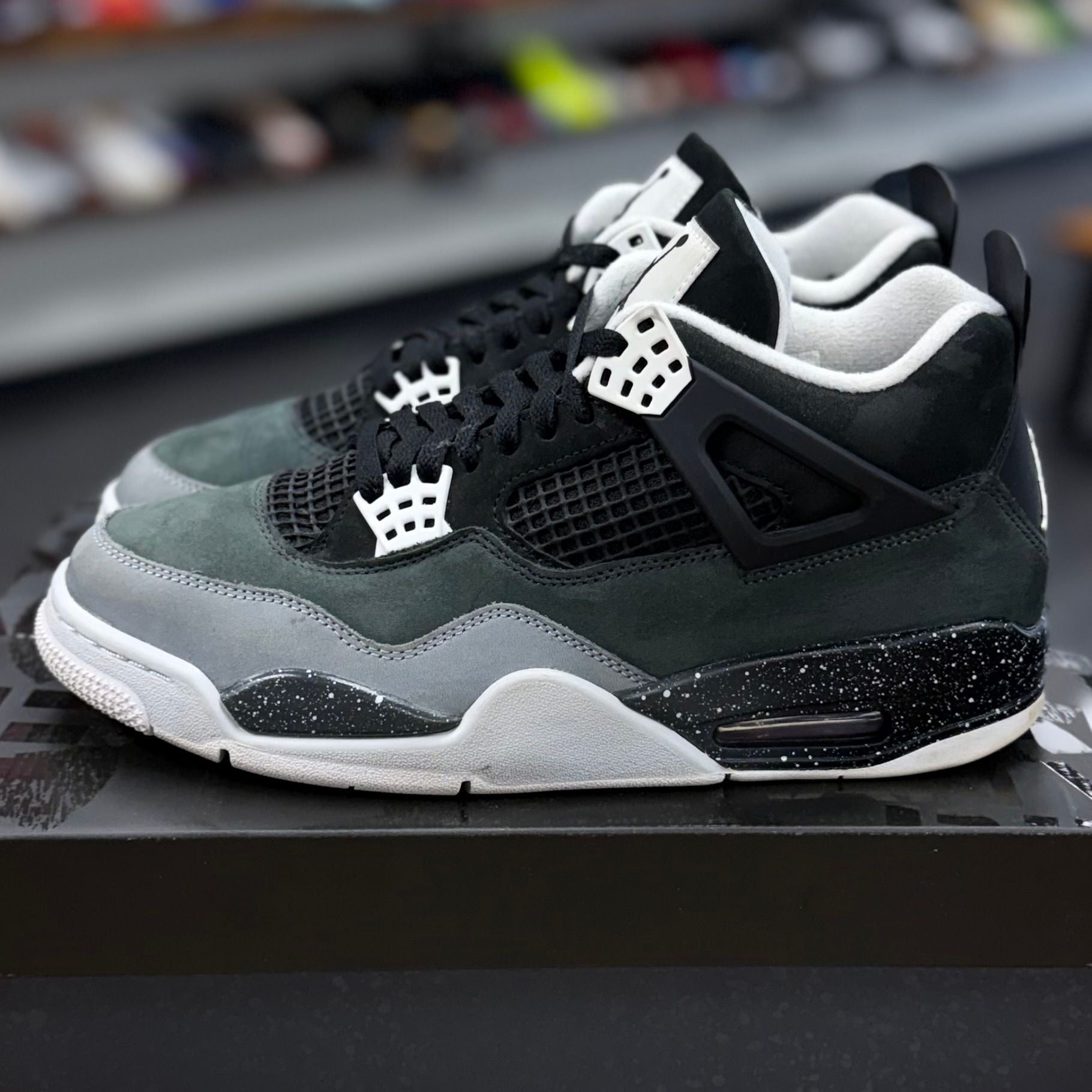 Jordan 4 Retro Fear (2024) - Preowned