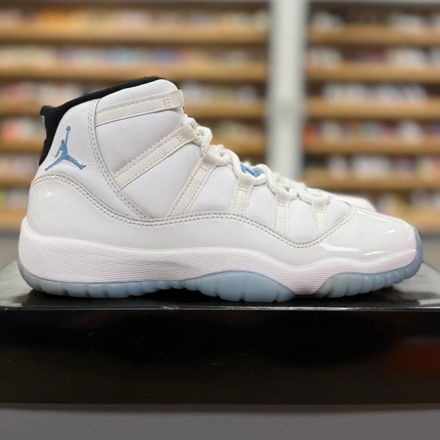 Jordan 11 Retro Legend Blue (2024) (GS) - Preowned
