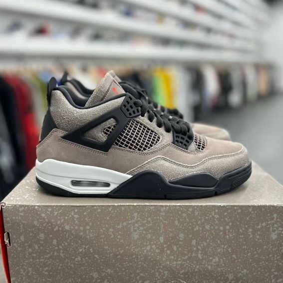 Jordan 4 Retro Taupe Haze - Preowned