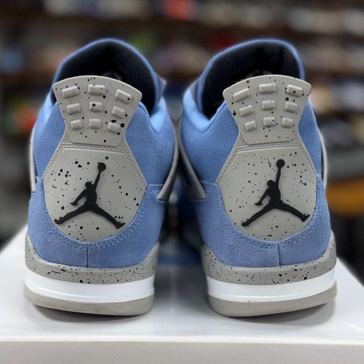 Jordan 4 Retro University Blue - Preowned