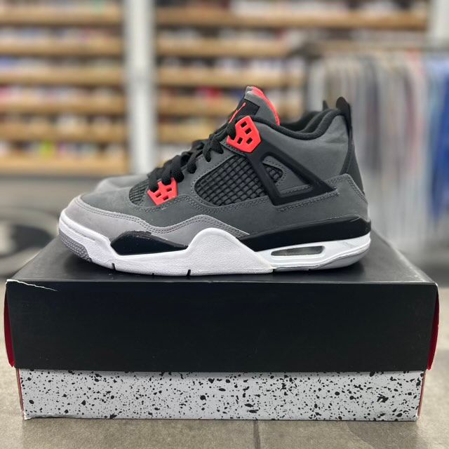 Jordan 4 Retro Infrared (GS) - Preowned