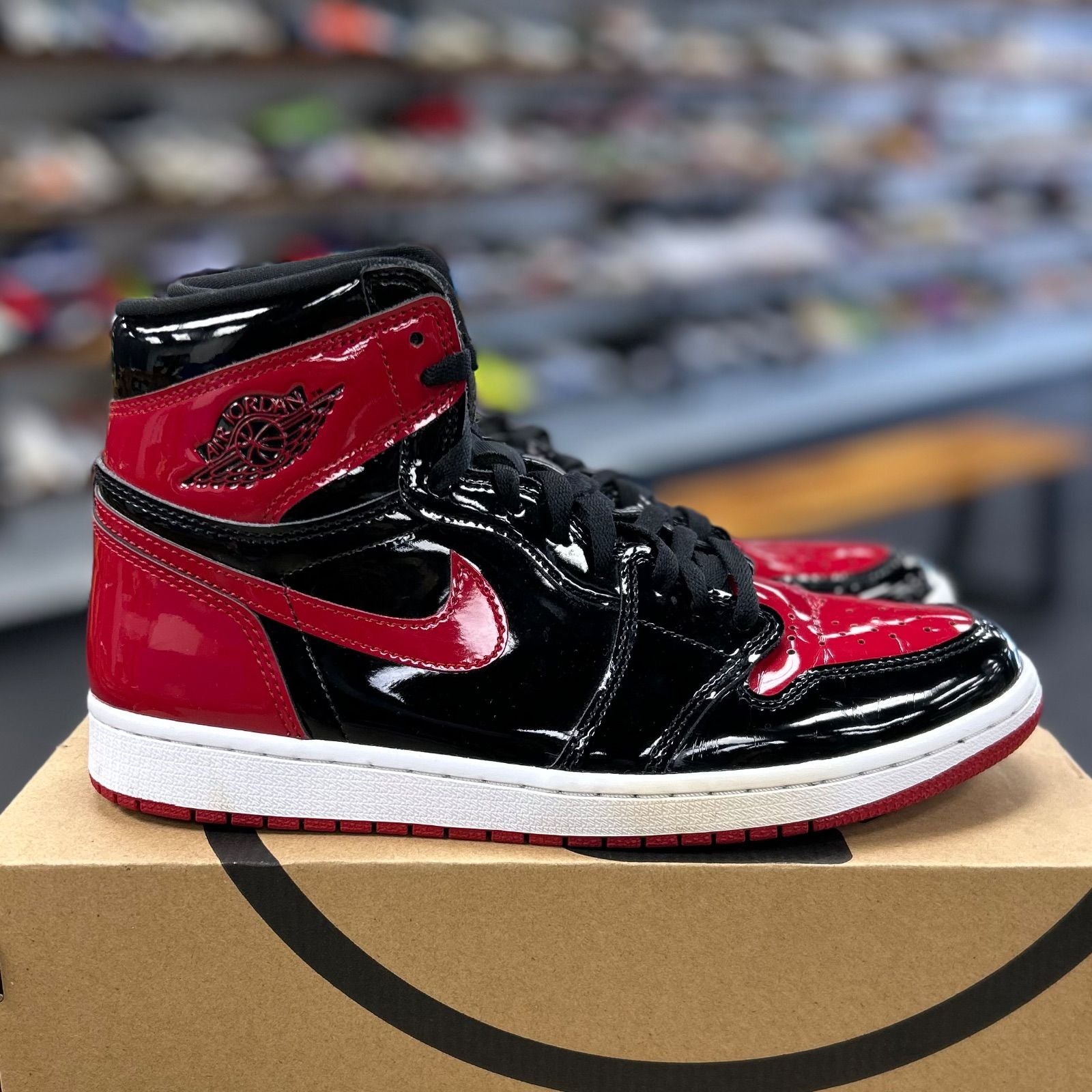 Jordan 1 Retro High OG Patent Bred - Preowned