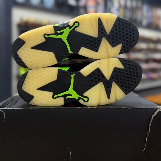 Jordan 6 Retro Electric Green - Preowned