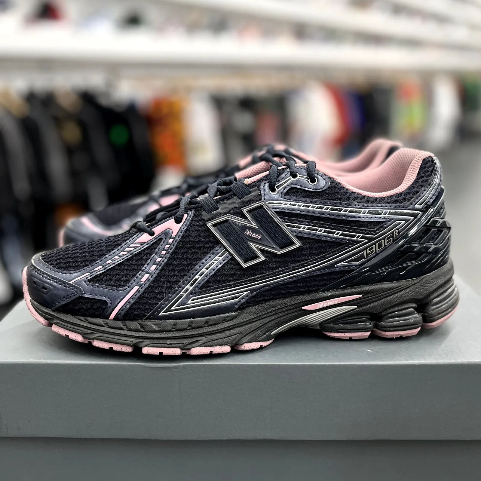 New Balance 1906R Pink Taffy - Preowned