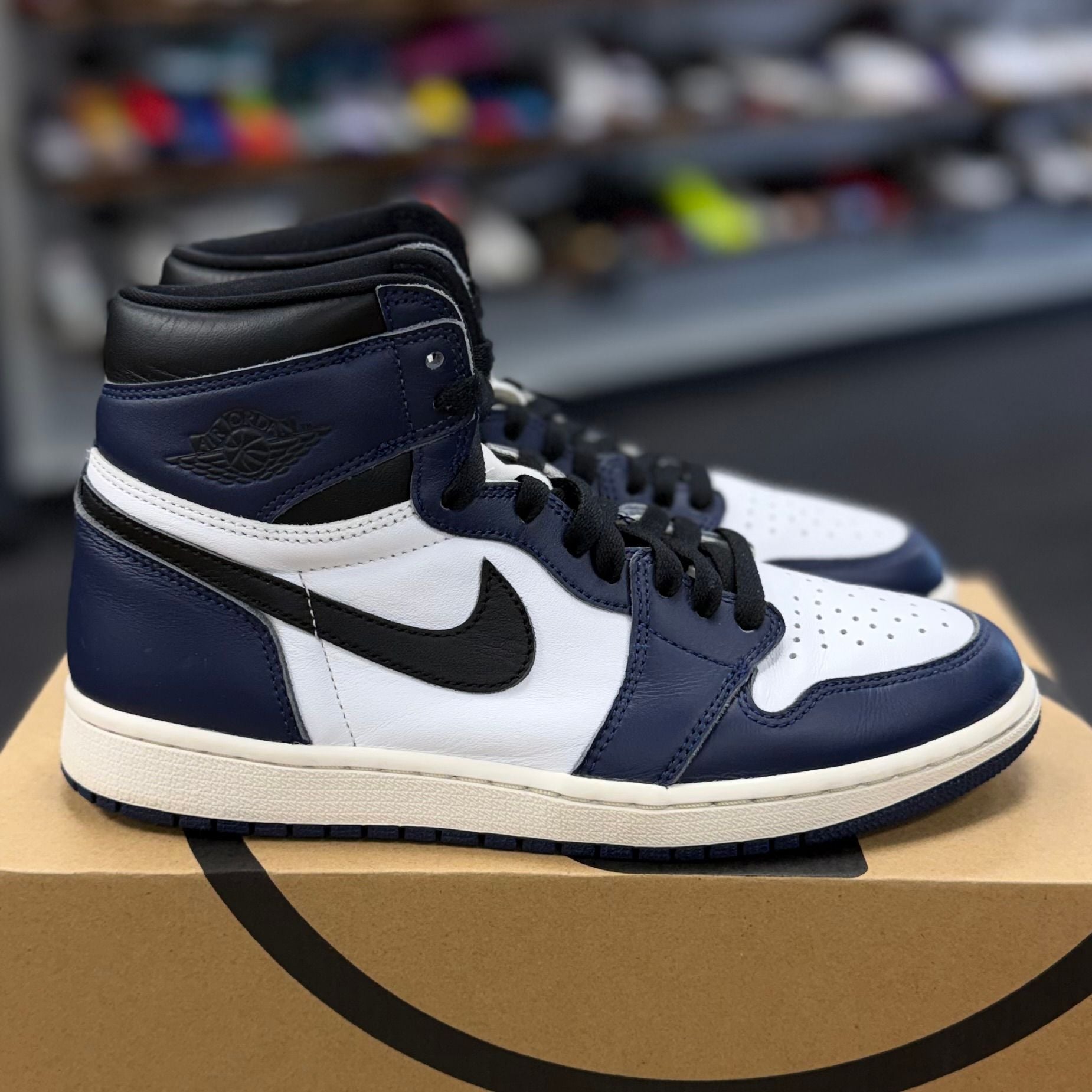 Jordan 1 Retro High OG Midnight Navy - Preowned