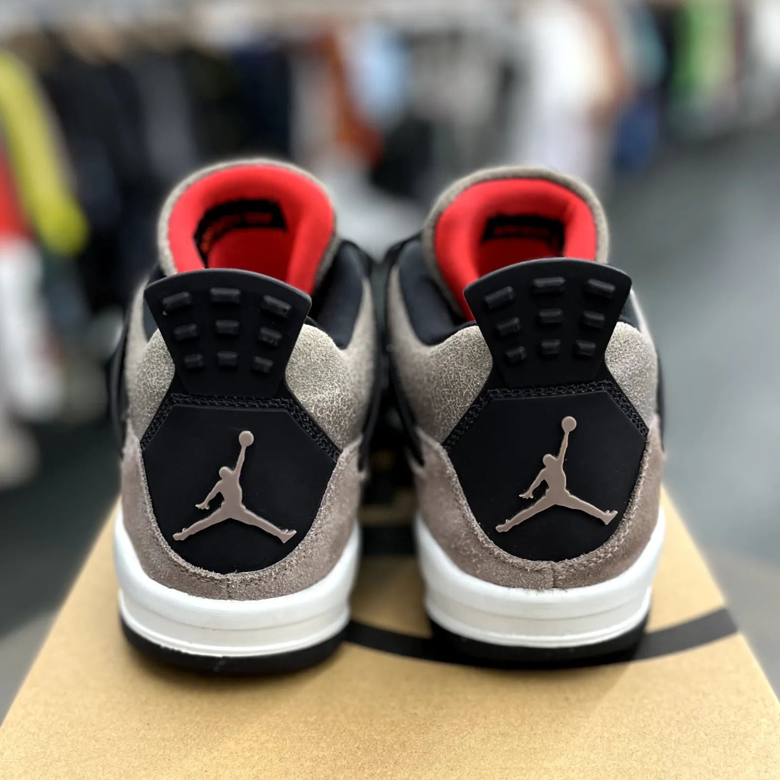 Jordan 4 Retro Taupe Haze (GS) - Preowned