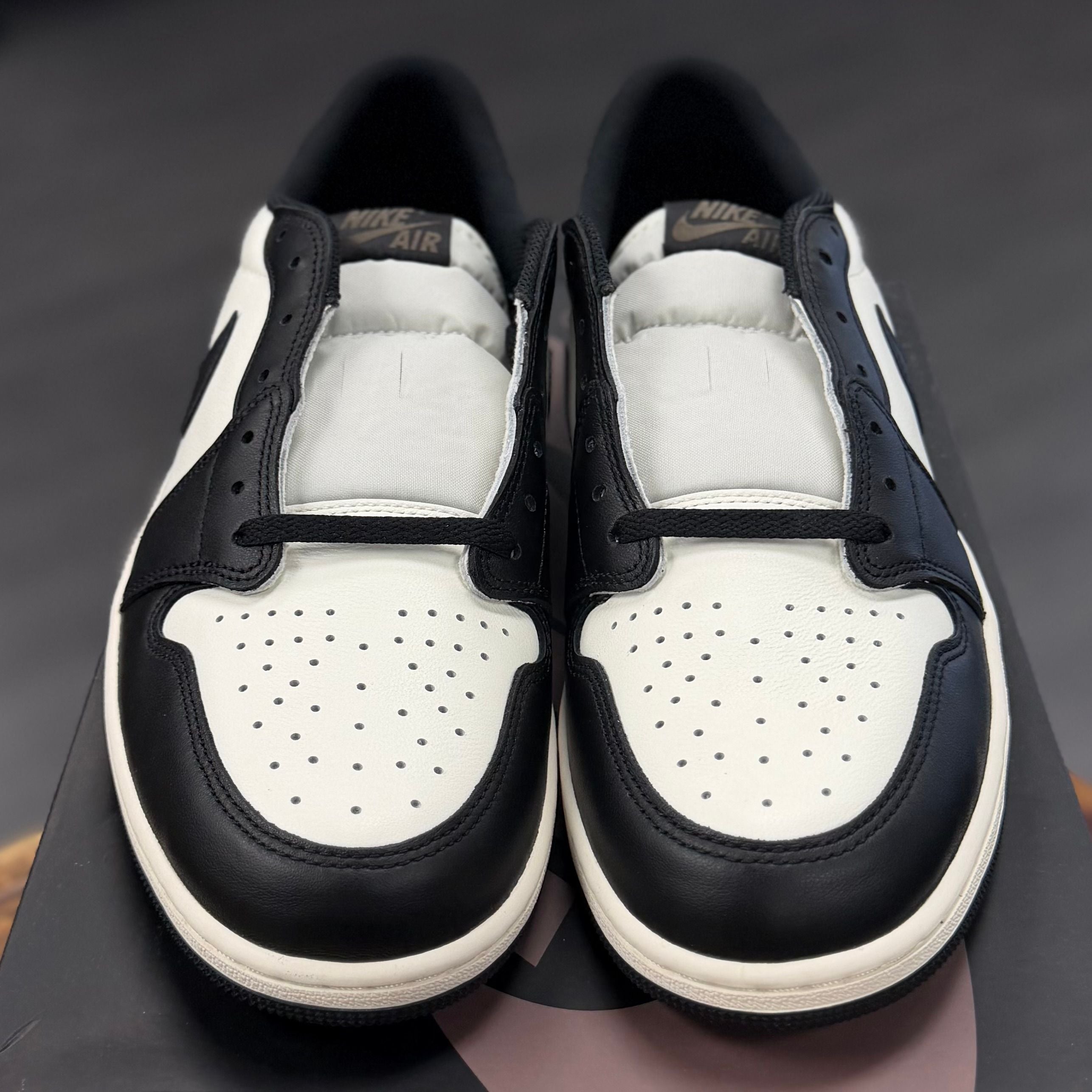 BRAND NEW STEAL - Jordan 1 Retro Low OG Mocha
