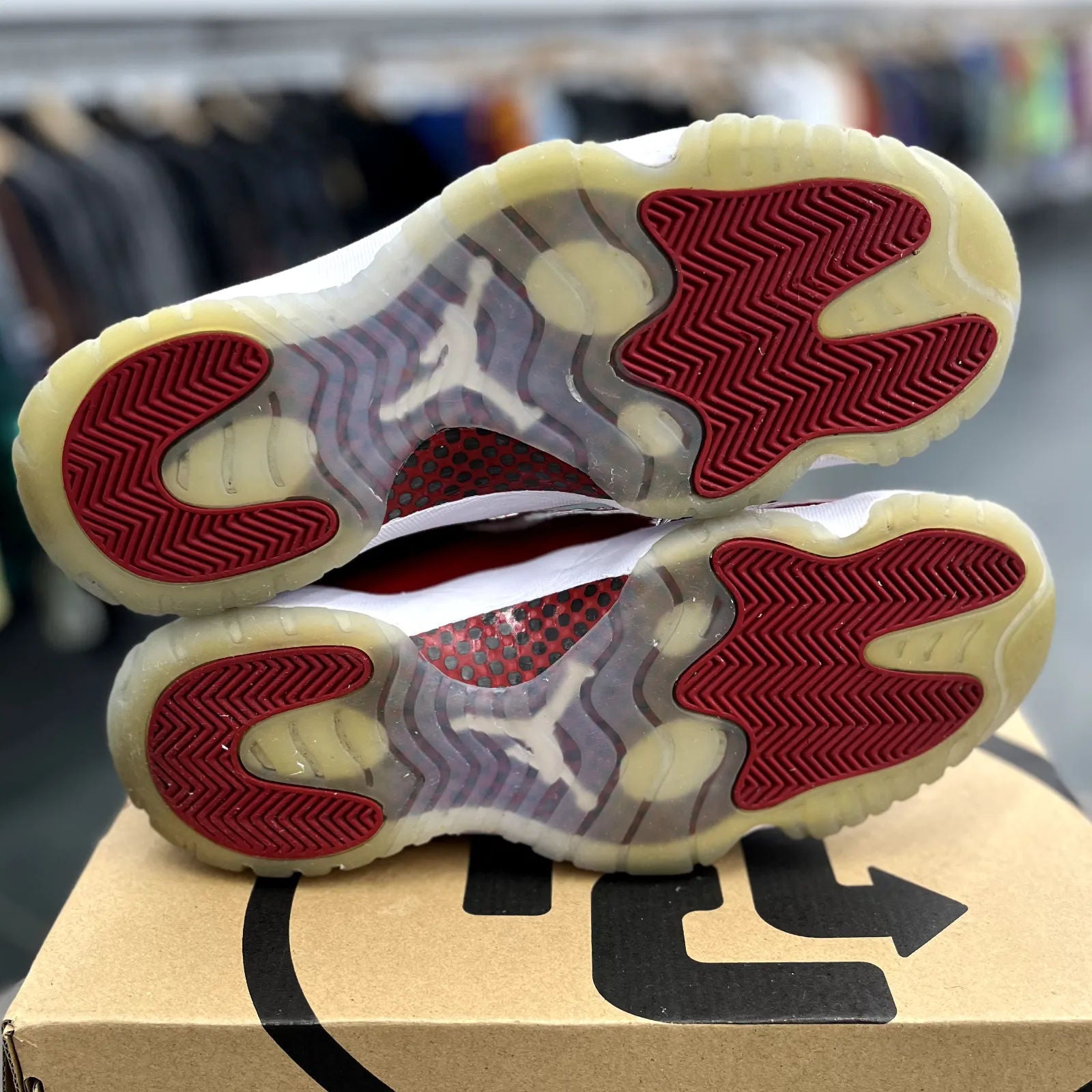 Jordan 11 Retro Cherry (2022) - Preowned