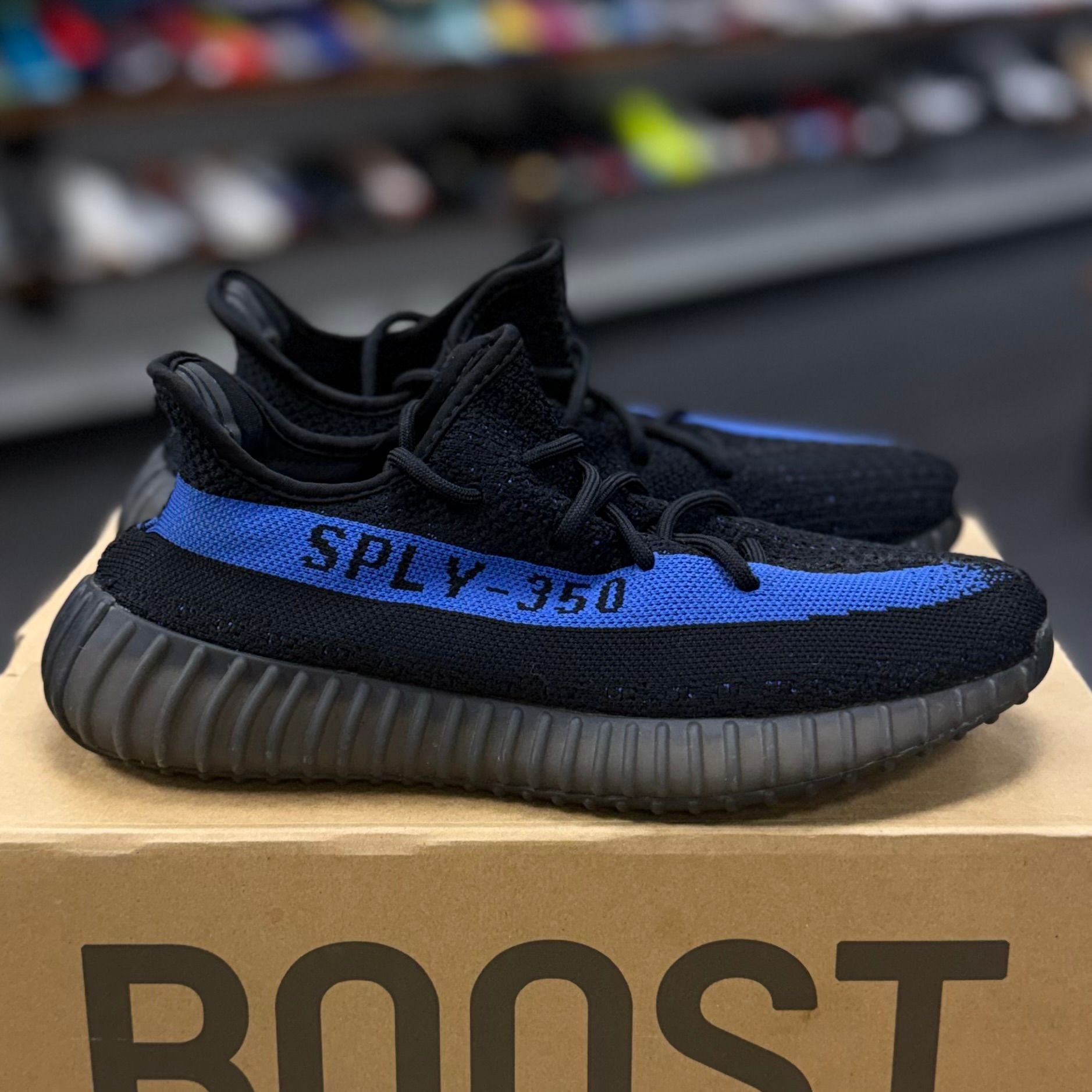 adidas Yeezy Boost 350 V2 Dazzling Blue - Preowned