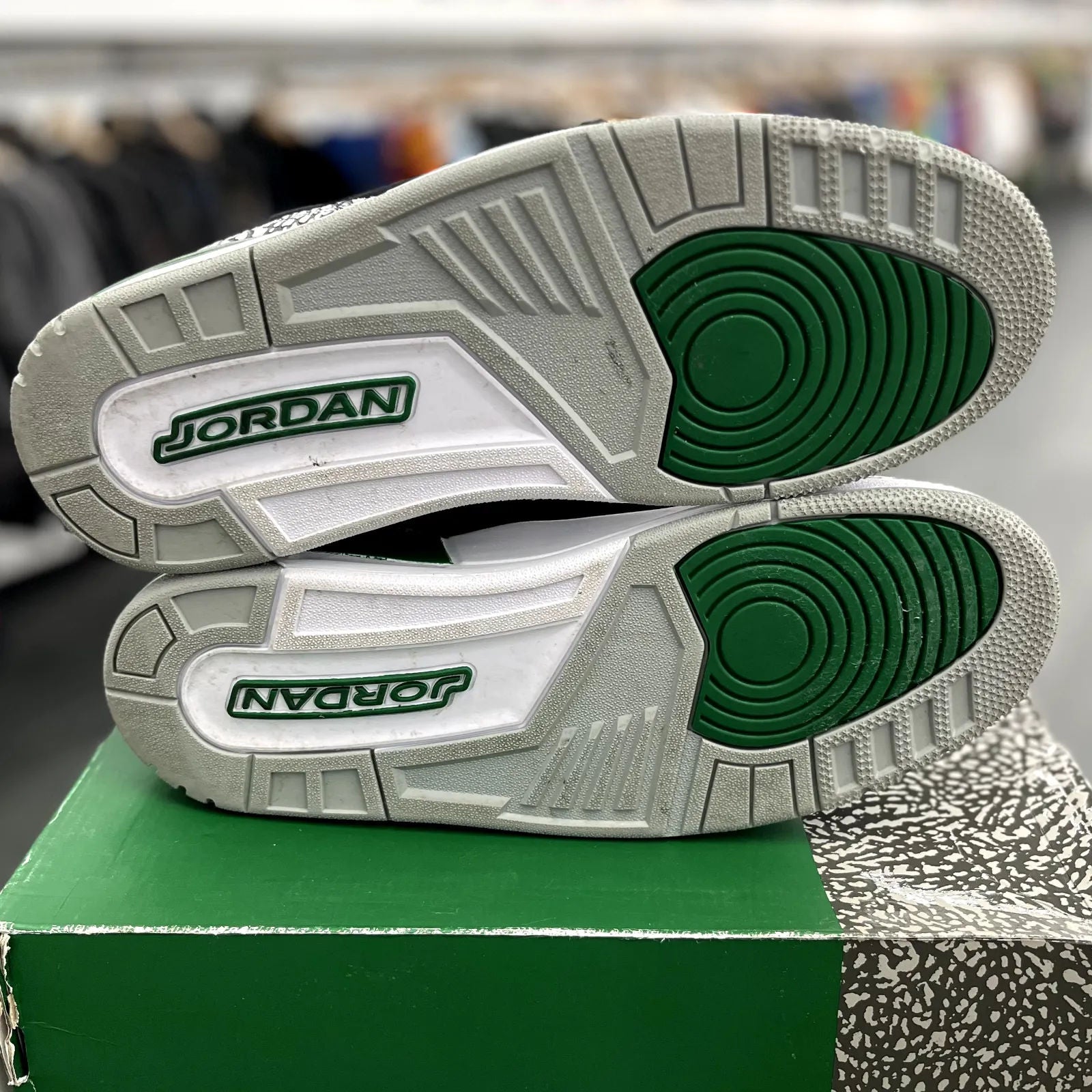 Jordan 3 Retro Pine Green - Preowned