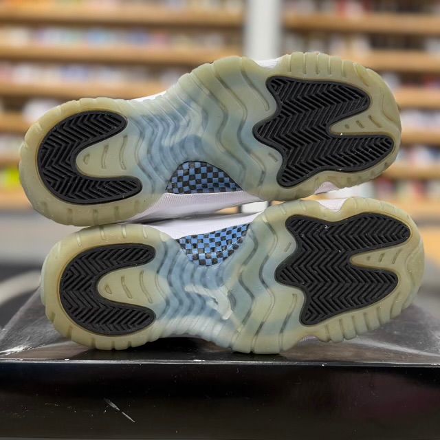 Jordan 11 Retro Legend Blue (2024) (GS) - Preowned
