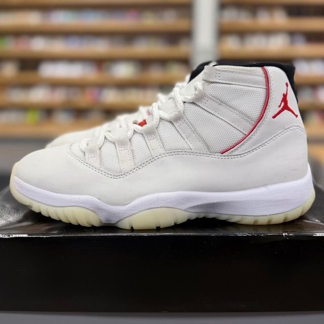 Jordan 11 Retro Platinum Tint - Preowned