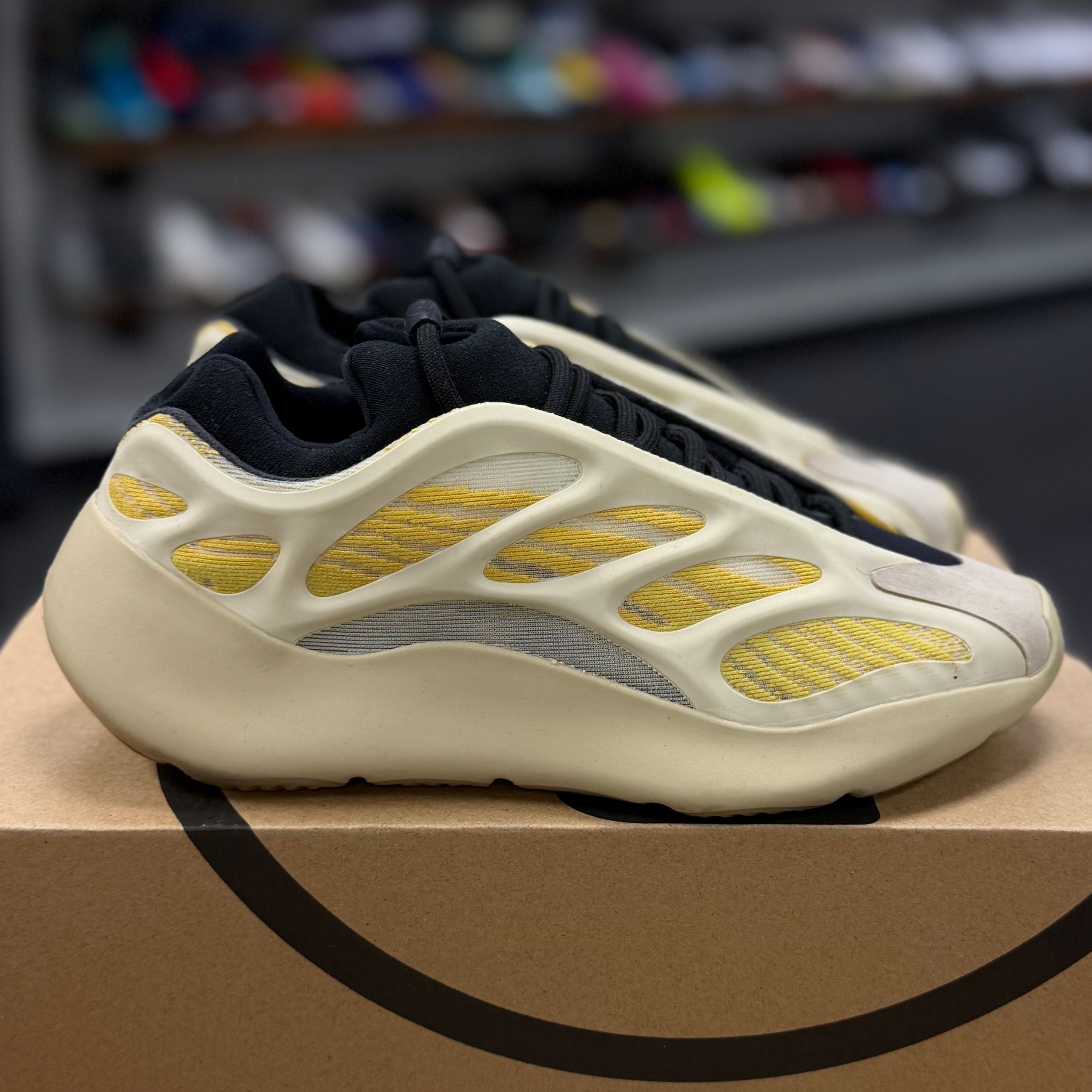 adidas Yeezy 700 V3 Safflower - Preowned